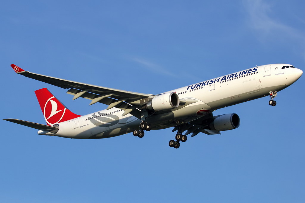 Máy bay Turkish Airlines