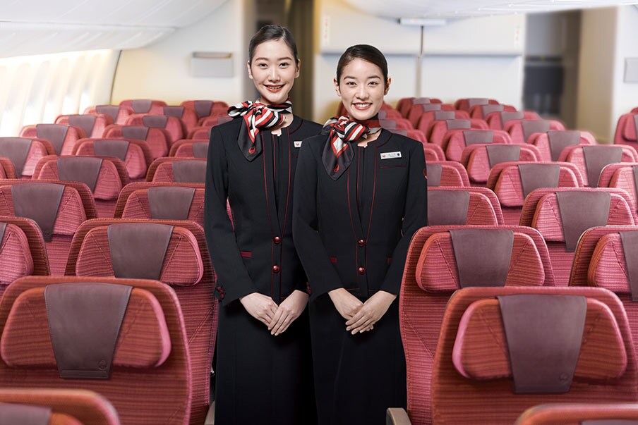 Tiếp viên Japan Airlines